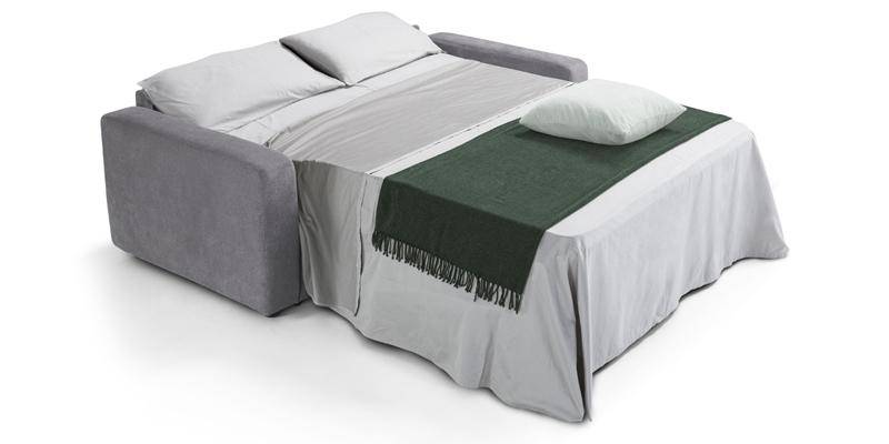 Divano 3 posti con letto (materasso con aloe 140x190x13 cm), in tessuto antimacchia.