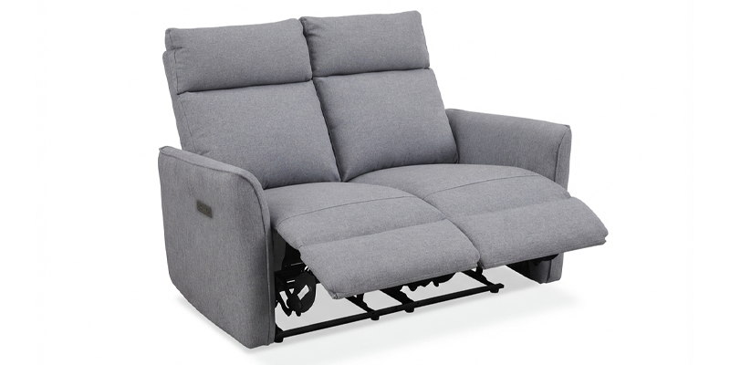 Divano 2 posti con 2 sedute relax elettriche, in tessuto antimacchia.