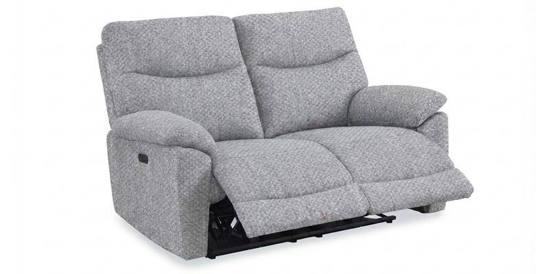 Divano 2 posti con 2 sedute relax elettriche, in tessuto antimacchia.