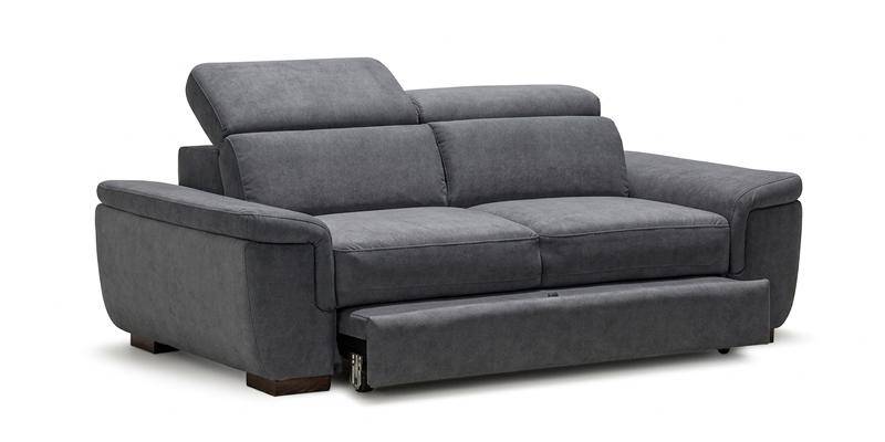 Divano 3 posti con carrello estraibile, in tessuto antimacchia.