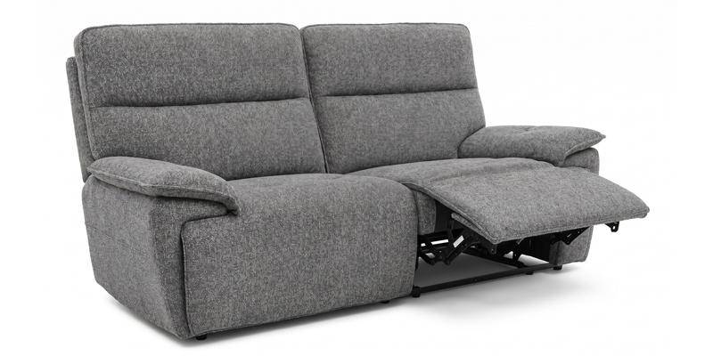 Divano 3 posti con 2 sedute relax elettriche, in tessuto antimacchia.