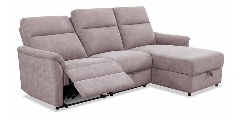 Divano con seduta relax elettrica, cassetto contenitore sotto la seduta centrale e chaise longue contenitore, in tessuto antimacchia.