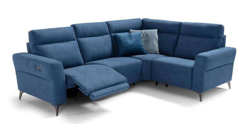 Angolo terminale con seduta relax elettrica, in tessuto antimacchia.