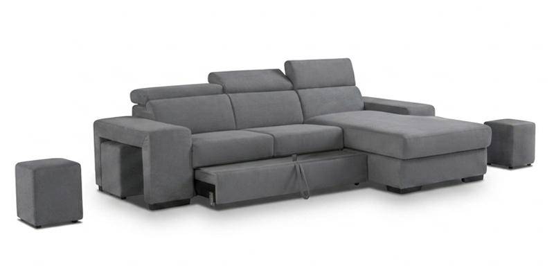 Divano con carrello estraibile e chaise longue contenitore, braccioli con 2+2 pouf, in microfibra antimacchia.