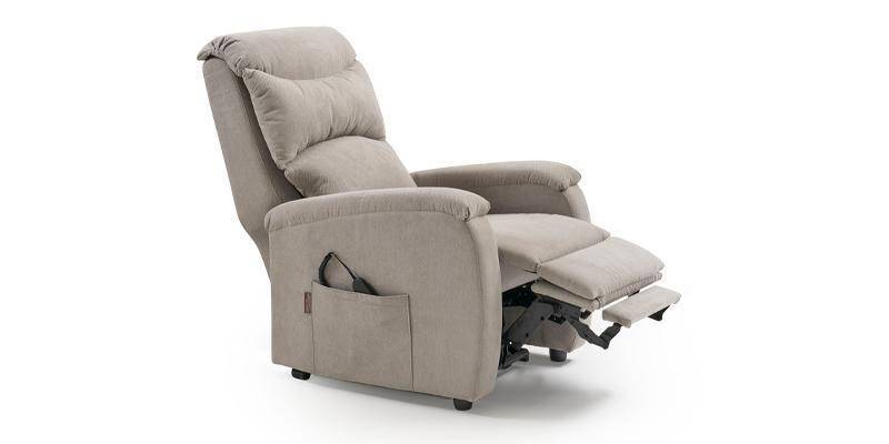 Poltrona relax elettrica, alzata lift e sistema roller, in microfibra antimacchia.
