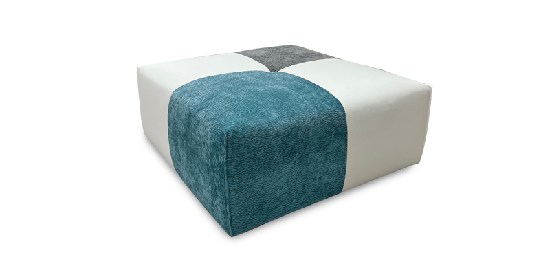 Pouf quadrato, in tessuto antimacchia.